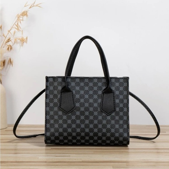 ⚠️Clearance Black Mini Square Crossbody Handle Bag - Picture 3 of 4